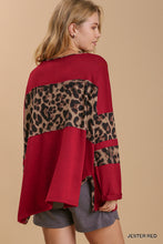 Load image into Gallery viewer, Top Long Sleeve Red with Leopard