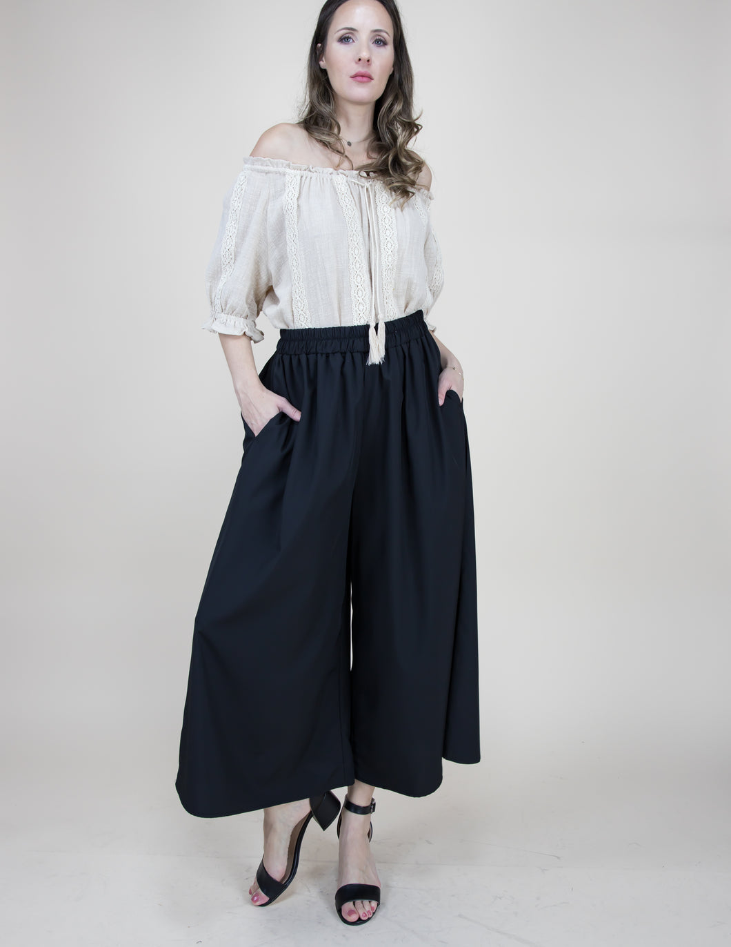 Pants - Cropped Wide Leg Black