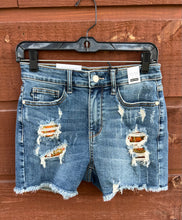 Load image into Gallery viewer, Jeans- High Waist Printed Pocket Lining Cut Off Shorts