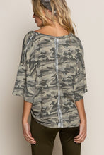 Load image into Gallery viewer, Shirt - Oversized Camouflage