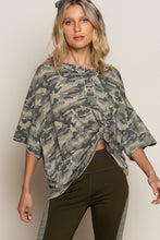 Load image into Gallery viewer, Shirt - Oversized Camouflage