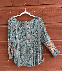 Top Square neck Embroidery Green