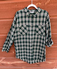 Load image into Gallery viewer, Shacket Lg Sleeve, Navy and Green Plaid