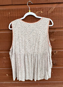 Top  Sleeveless Embroidery Gray